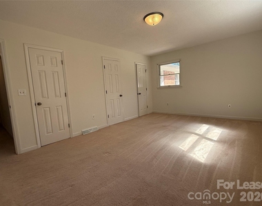 8806 Crestwood Drive - Photo Thumbnail 36