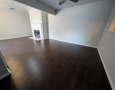 115 Meadowview Drive - Photo Thumbnail 4