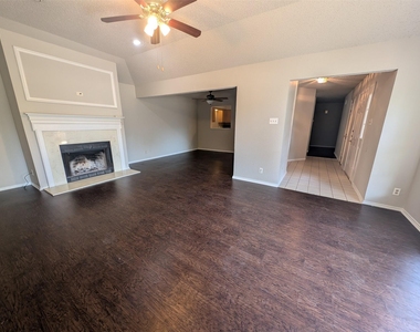 115 Meadowview Drive - Photo Thumbnail 3