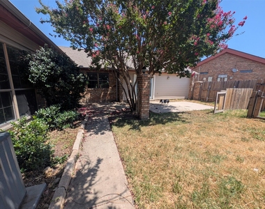 115 Meadowview Drive - Photo Thumbnail 1