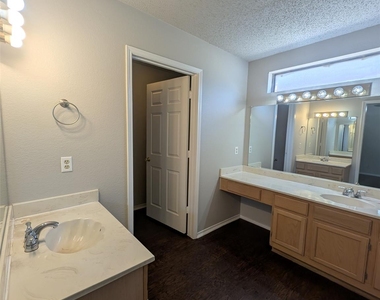 115 Meadowview Drive - Photo Thumbnail 9