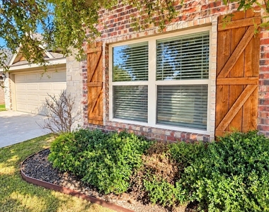 3738 Bettes Lane - Photo Thumbnail 2