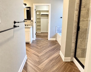 3738 Bettes Lane - Photo Thumbnail 24