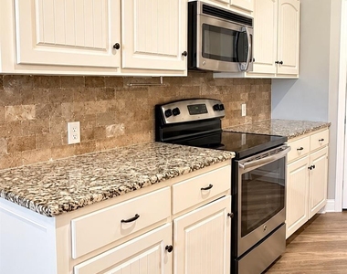 3738 Bettes Lane - Photo Thumbnail 12