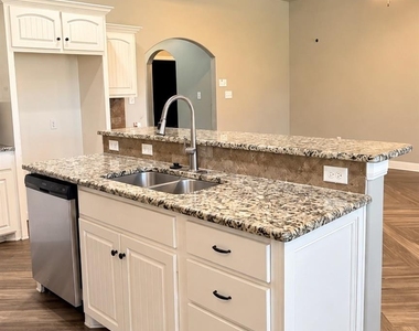 3738 Bettes Lane - Photo Thumbnail 15