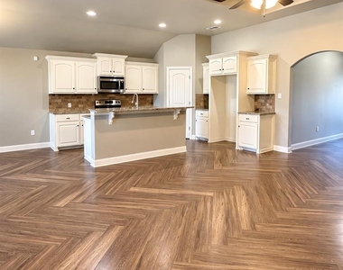 3738 Bettes Lane - Photo Thumbnail 4