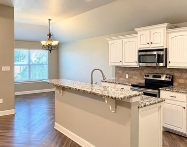 3738 Bettes Lane - Photo Thumbnail 13