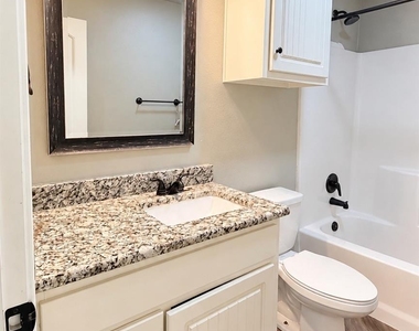 3738 Bettes Lane - Photo Thumbnail 16