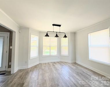 212 Northchase Drive - Photo Thumbnail 5