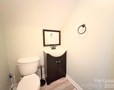 212 Northchase Drive - Photo Thumbnail 12