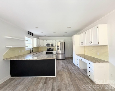 212 Northchase Drive - Photo Thumbnail 4