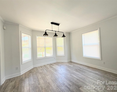 212 Northchase Drive - Photo Thumbnail 9