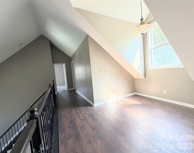 212 Northchase Drive - Photo Thumbnail 17