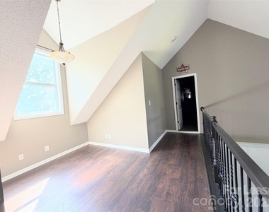 212 Northchase Drive - Photo Thumbnail 16