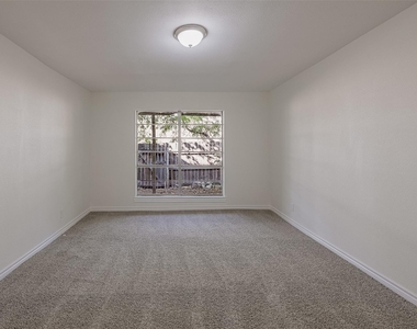 5055 Ridglea Lane - Photo Thumbnail 9