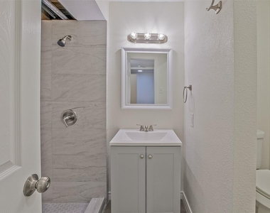 5055 Ridglea Lane - Photo Thumbnail 8