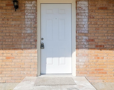 5055 Ridglea Lane - Photo Thumbnail 1