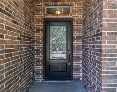 1300 Ocotillo Lane - Photo Thumbnail 3