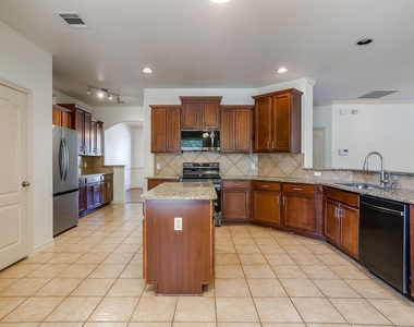 1300 Ocotillo Lane - Photo Thumbnail 12