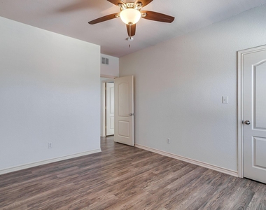 1300 Ocotillo Lane - Photo Thumbnail 31