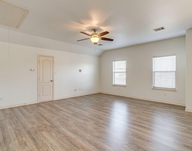 1300 Ocotillo Lane - Photo Thumbnail 26
