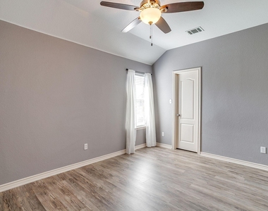 1300 Ocotillo Lane - Photo Thumbnail 27
