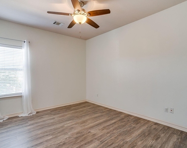 1300 Ocotillo Lane - Photo Thumbnail 30
