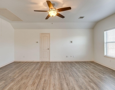 1300 Ocotillo Lane - Photo Thumbnail 24