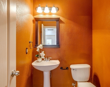 1300 Ocotillo Lane - Photo Thumbnail 22