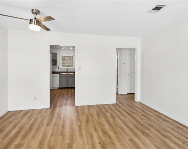 5025 Catalpa Street - Photo Thumbnail 5