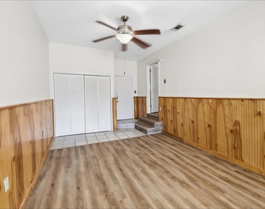 5025 Catalpa Street - Photo Thumbnail 9