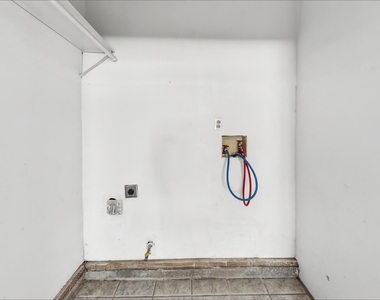 5025 Catalpa Street - Photo Thumbnail 17
