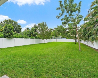 18050 Limestone Creek Road - Photo Thumbnail 19