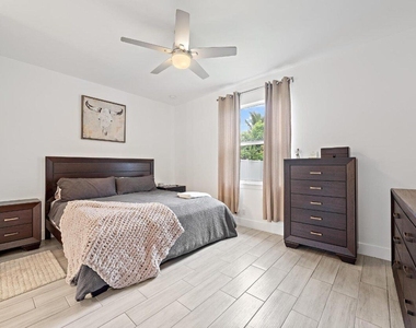 18050 Limestone Creek Road - Photo Thumbnail 7