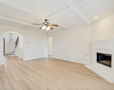 1100 Brendan Drive - Photo Thumbnail 11