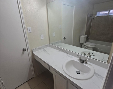 919 Gaynor Avenue - Photo Thumbnail 4