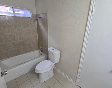 919 Gaynor Avenue - Photo Thumbnail 5