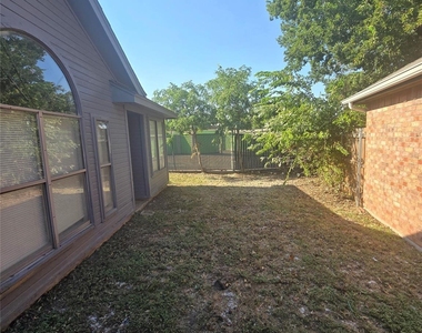 919 Gaynor Avenue - Photo Thumbnail 9