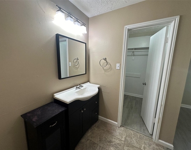 4045 Cavalry Drive - Photo Thumbnail 29