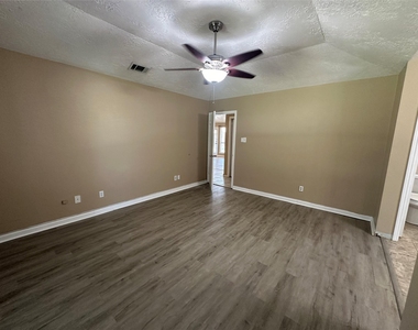 4045 Cavalry Drive - Photo Thumbnail 26