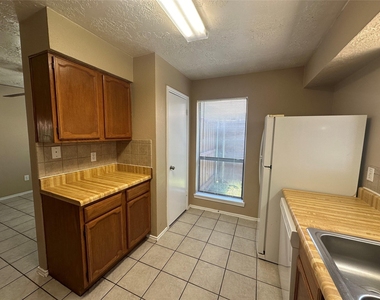 4045 Cavalry Drive - Photo Thumbnail 14
