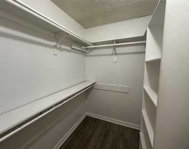 4045 Cavalry Drive - Photo Thumbnail 31