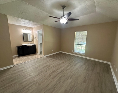 4045 Cavalry Drive - Photo Thumbnail 24