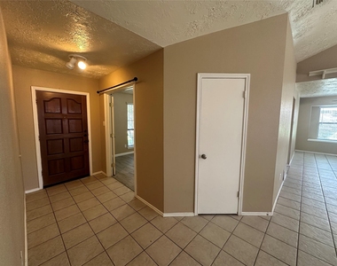 4045 Cavalry Drive - Photo Thumbnail 4