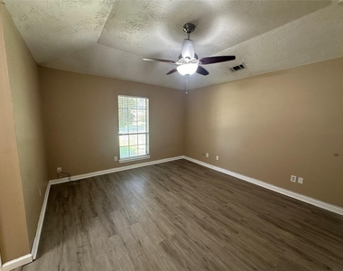 4045 Cavalry Drive - Photo Thumbnail 27