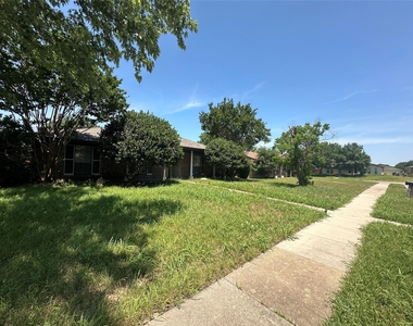 4045 Cavalry Drive - Photo Thumbnail 3