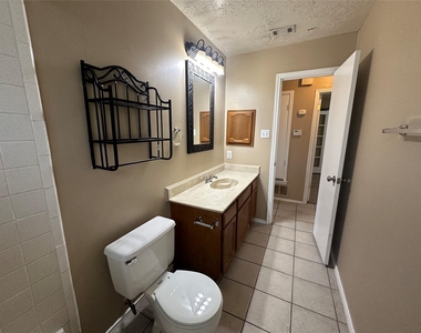4045 Cavalry Drive - Photo Thumbnail 23
