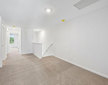 636 Salisbury Circle - Photo Thumbnail 13