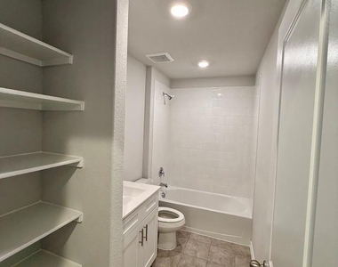 521 W Bronze Circle - Photo Thumbnail 9