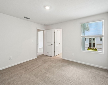 642 Salisbury Circle - Photo Thumbnail 10